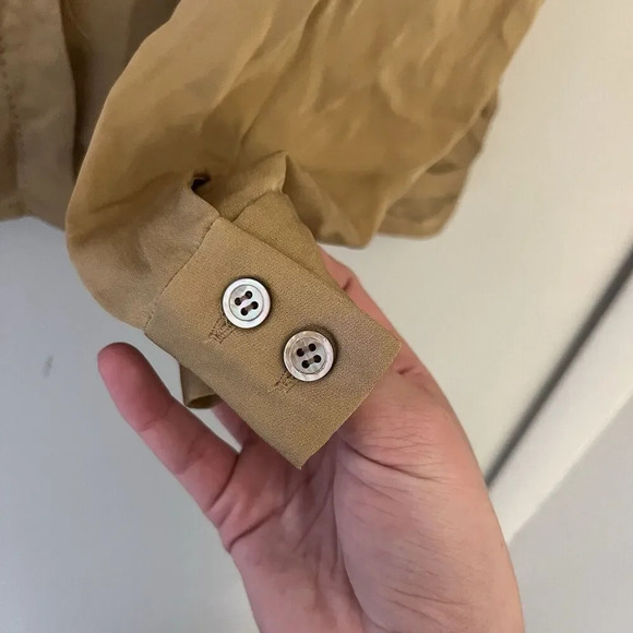 Vtg Liz Claiborne Brown Silk Blouse 12 Women’s Button Up Neutral Classic Minimal - Picture 9 of 11